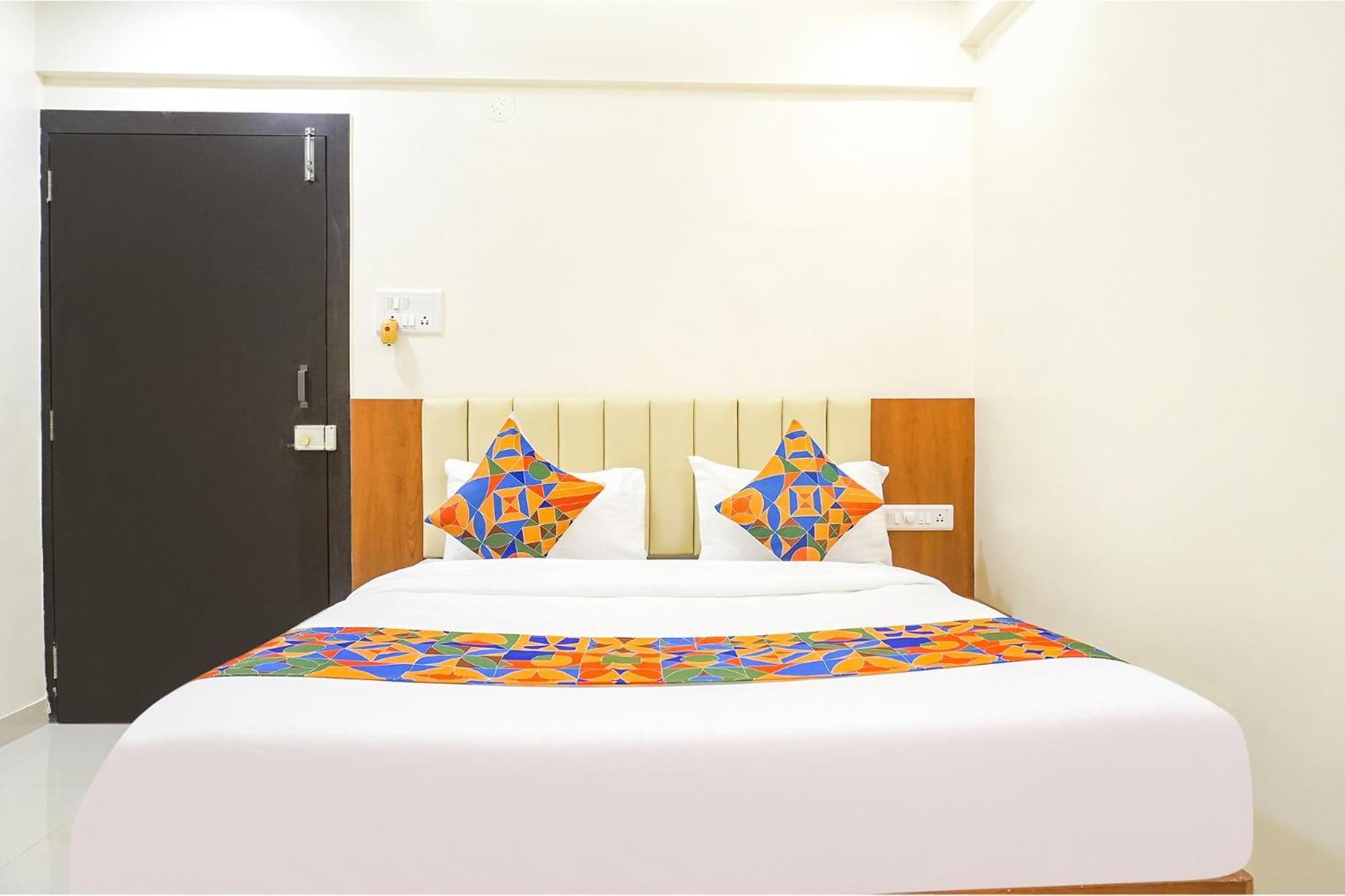 Fabhotel Majestic Luxurious - Nr Rajaram Bhiku Pathare Stadium 浦那 外观 照片