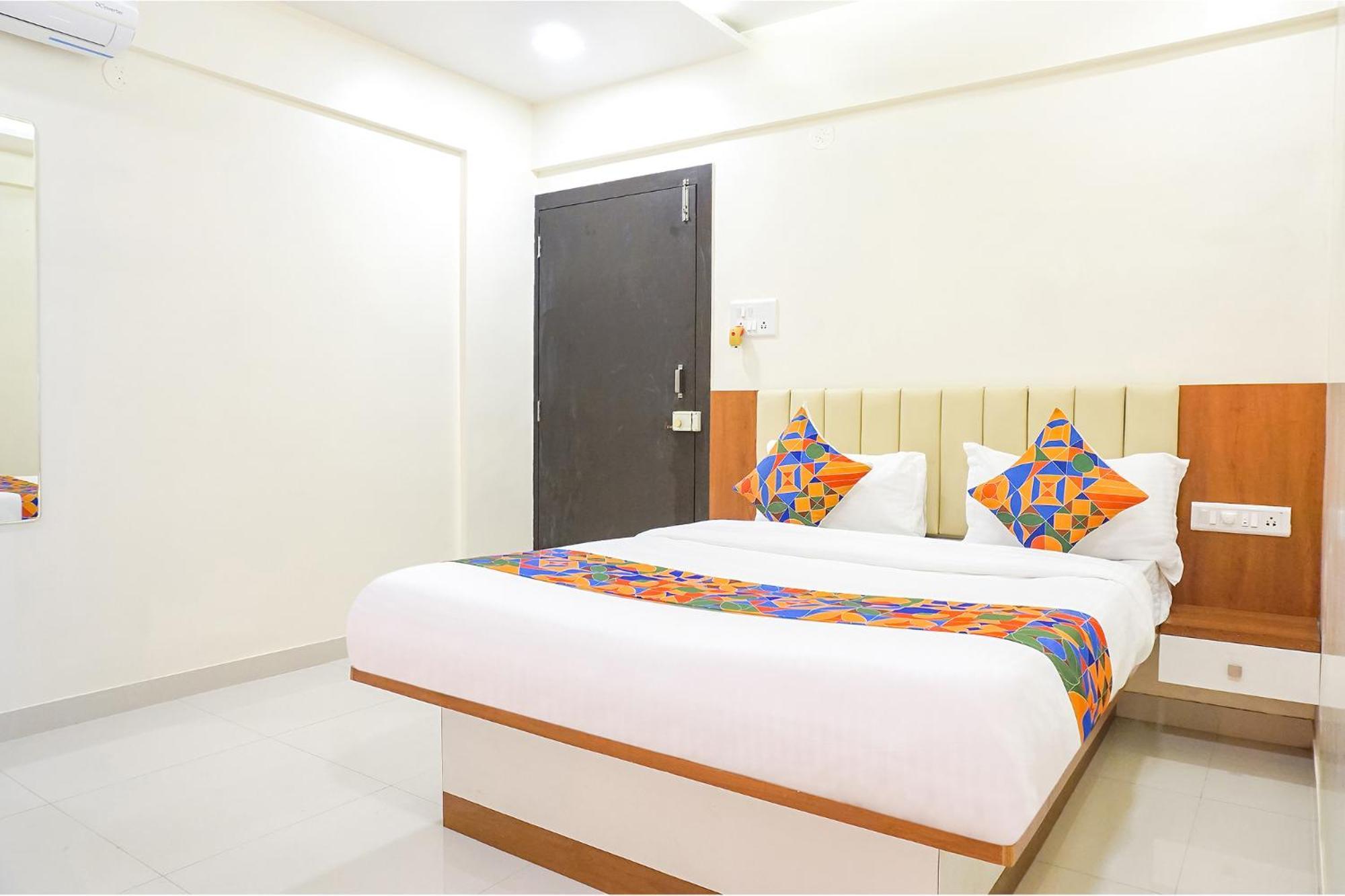 Fabhotel Majestic Luxurious - Nr Rajaram Bhiku Pathare Stadium 浦那 外观 照片