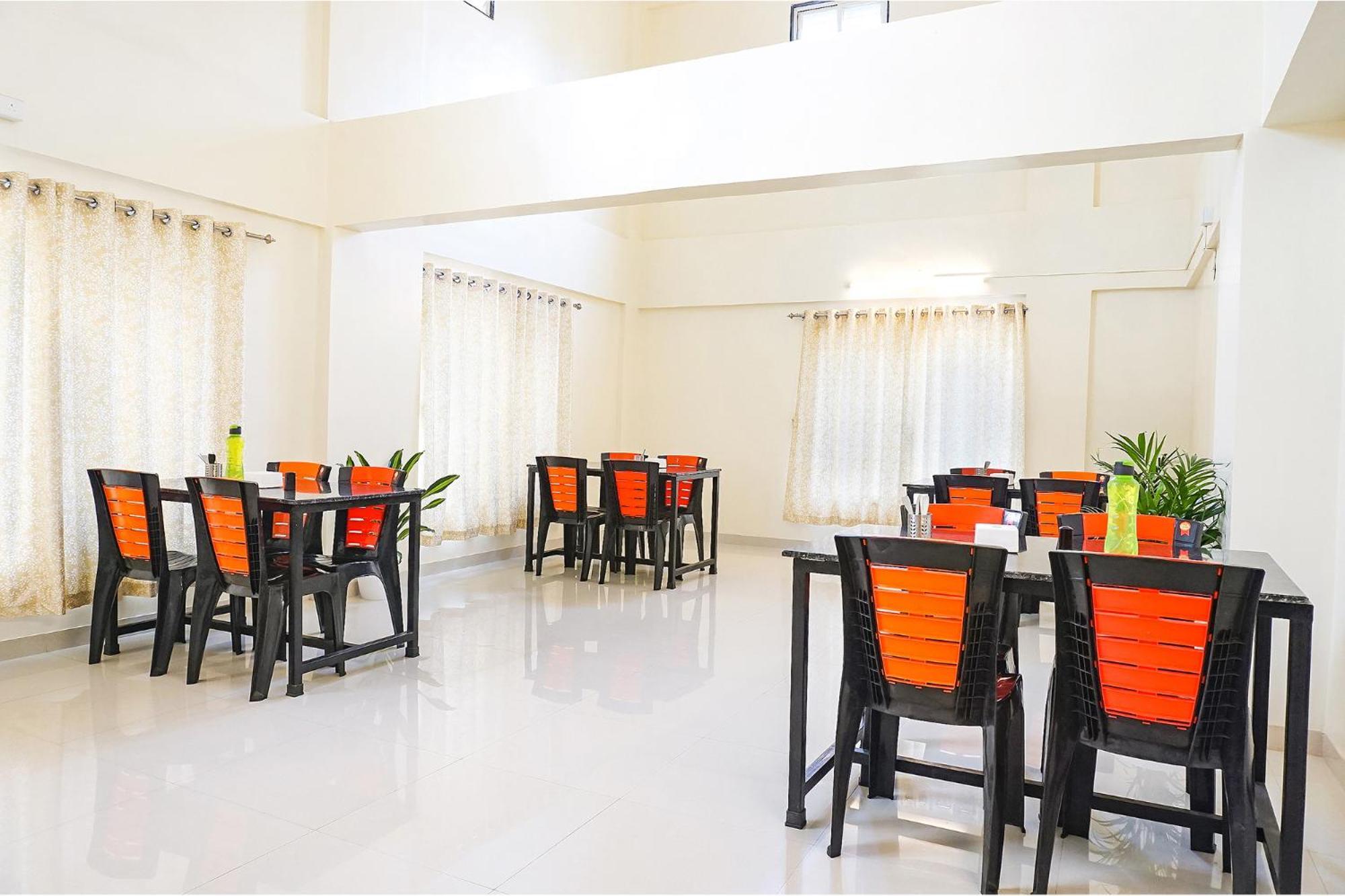 Fabhotel Majestic Luxurious - Nr Rajaram Bhiku Pathare Stadium 浦那 外观 照片
