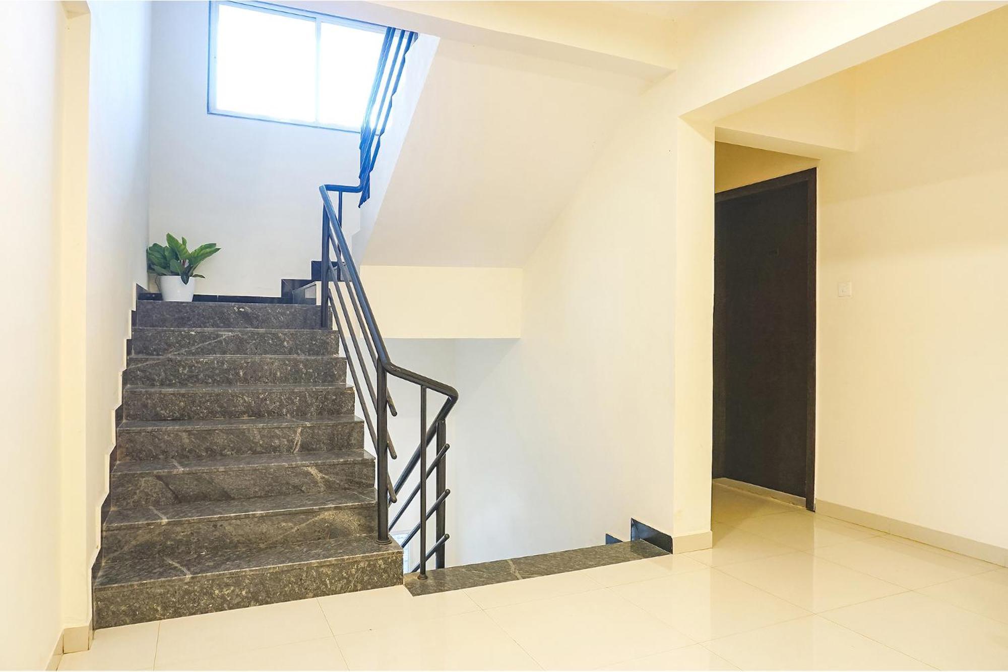 Fabhotel Majestic Luxurious - Nr Rajaram Bhiku Pathare Stadium 浦那 外观 照片