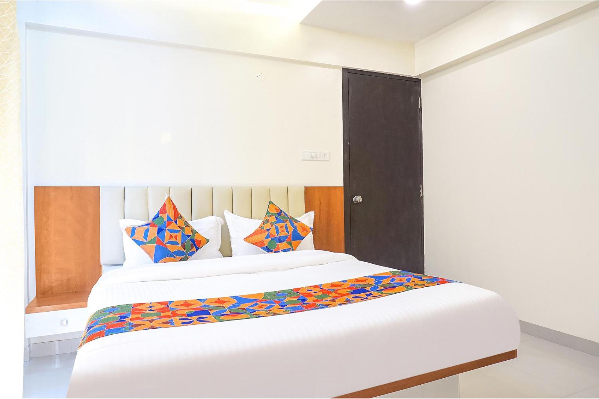 Fabhotel Majestic Luxurious - Nr Rajaram Bhiku Pathare Stadium 浦那 外观 照片